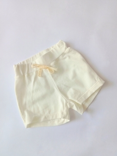 Shorts Ambar en internet