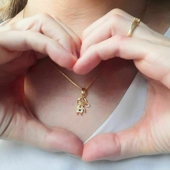 Colar Filho Menino Cravejado Pingente Dourado Folheado A Ouro na internet