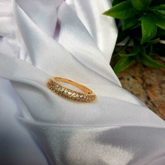 Anel Dourado Aparador Cravejado de Zircônia Folheado A Ouro - comprar online