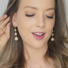 Imagem do Brinco Feminino Pendente De Pérola Longo Folheado A Ouro 18k