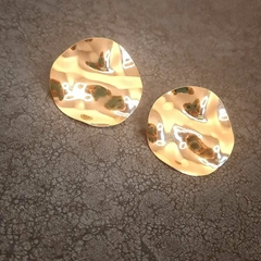Brinco Feminino Dourado Folheado A Ouro 18k Redondo Martelado - comprar online