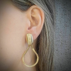 Brinco Feminino Fita Gota Banhado Ouro 18k Semijoia Dourado - ZIARO 