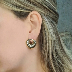 Brinco Feminino Gota Vazada Com Estampa Banhado a Ouro 18k - ZIARO 