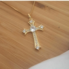 Colar Crucifixo Feminino Cravejado Zircônias Folheado A Ouro - ZIARO 