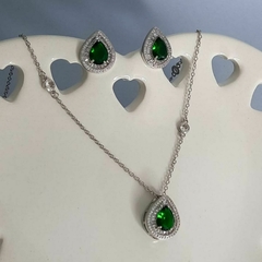 Imagem do Conjunto Colar E Brincos Gota Com Pedra Verde Esmeralda