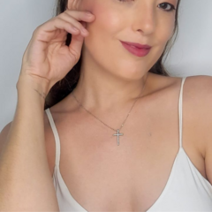 Colar Crucifixo Cravejado Zircônias Banho de Ródio Branco na internet