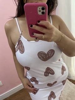 CAMISOLA JESSICA NUDE COM CORAÇÕES MARROM na internet