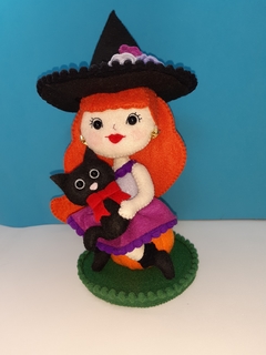 Bruxinha Sabrinha com gato - comprar online