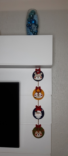 Enfeite de porta mini guirlandas com personagens do Natal