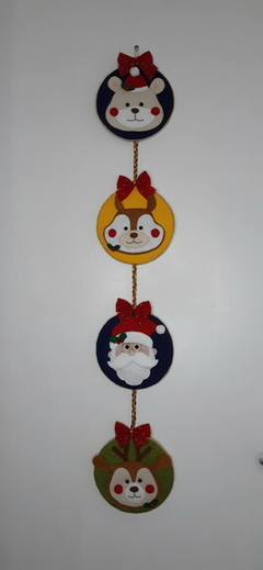 Enfeite de porta mini guirlandas com personagens do Natal na internet