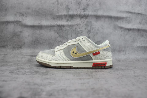 NIKE DUNK LOW X SUPREME