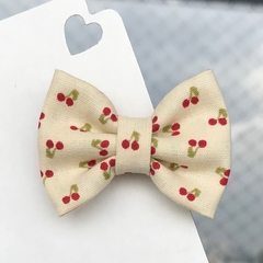 Laço gravatinha de tecido (5cm) - Cerejinhas