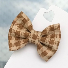 Laço gravatinha de tecido (5cm) Xadrez Cappuccino - comprar online