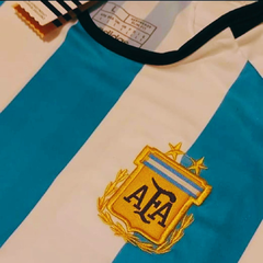 PROMO!!! X2 CAMISETAS ARGENTINA TITULAR + PRE PARTIDO - comprar online