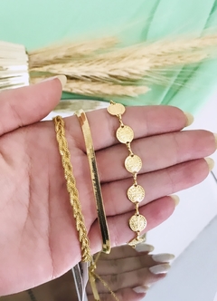 Pulseira trançada na internet