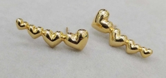 Brinco ear cuff corações