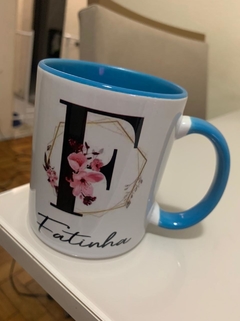 Caneca Personalizada com alça e interior colorido - comprar online