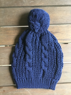 Touca pompom marinho