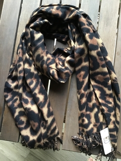 Echarpe animal print na internet