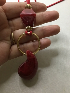 Colar gotinha red na internet