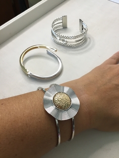 Bracelete na internet