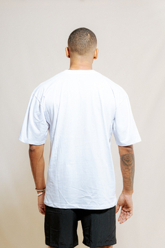 CAMISETA OVERSIZED RÁFIA 07 BRANCO - Estilo Ráfia