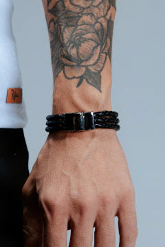 PULSEIRA IMPACTO DE COURO PRETO - comprar online