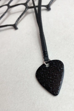 COLAR PALHETA PRETO - comprar online