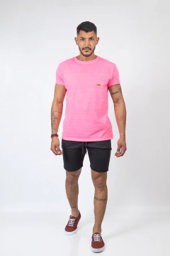 CAMISETA ESTONADA ROSA NEON - Estilo Ráfia