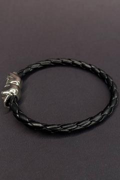 PULSEIRA ENIGMA DE COURO PRETO na internet