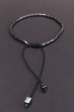 PULSEIRA SNAPE DE PEDRA NATURAL HEMATITA - Estilo Ráfia