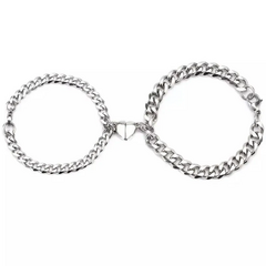 Dúo pulseras cadena con iman para pareja, amigas etc. - comprar en línea