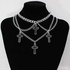 Collar cruces en capas