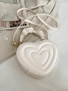 Bolso corazon con correa - tienda en línea