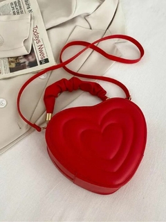 Bolso corazon con correa en internet