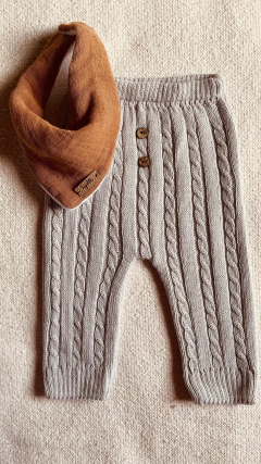 Pantalones trenzados en internet
