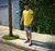 camiseta-basica-gola-v-amarela-masculina