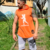 camiseta-sem-manga-com-capuz-fitness-laranja