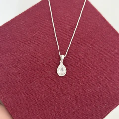 Colar de Prata Gota Cravejado em Zircônia.
