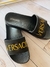Chinelo Versace na internet