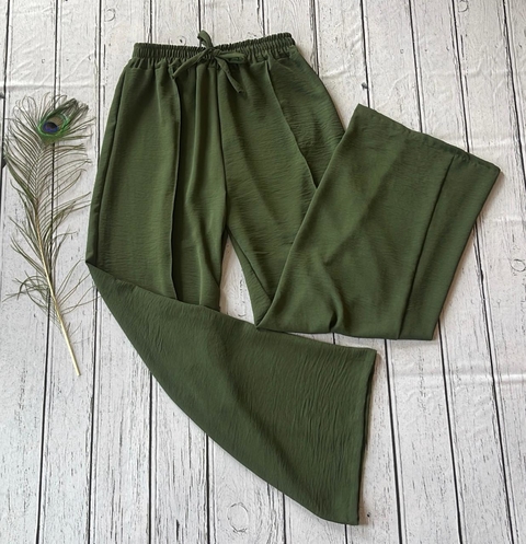 Calça pantalona com elástico
