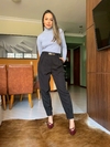 Calça cenoura com cinto Paola