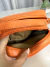 Bolsa lô em couro legítimo - laranja na internet