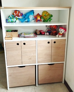 CON PUERTAS Y CAJONES