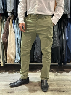 Imagen de MH Pantalon Chino Tannat (PA1046)