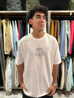 OM Remera Over 23 (RE1230)