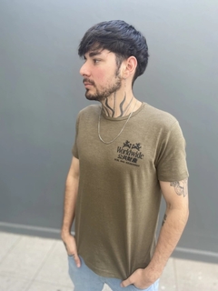 DB Remera World Wide (RE0670) en internet