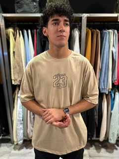 OM Remera Over 23 (RE1230)