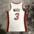 Camisa retrô Miami Heat, Jersey Mitchell & Ness, Branca e Vermelha, Ano 05/06, NBA, Basquete, Time de basquete, Camisa de basquete, Uniforme, Miami Heat, Réplica, Edição limitada, Coleção, Fã de basquete, Jersey vintage.