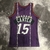 Jersey Toronto Raptors Retro 98/99 Mitchell & Ness Roxo - O clássico do Toronto Raptors está de volta - Jersey vintage do Toronto Raptors - Mitchell & Ness: qualidade e tradição em jerseys - A nostalgia do time de basquete de Toronto - Jersey roxo do Toro